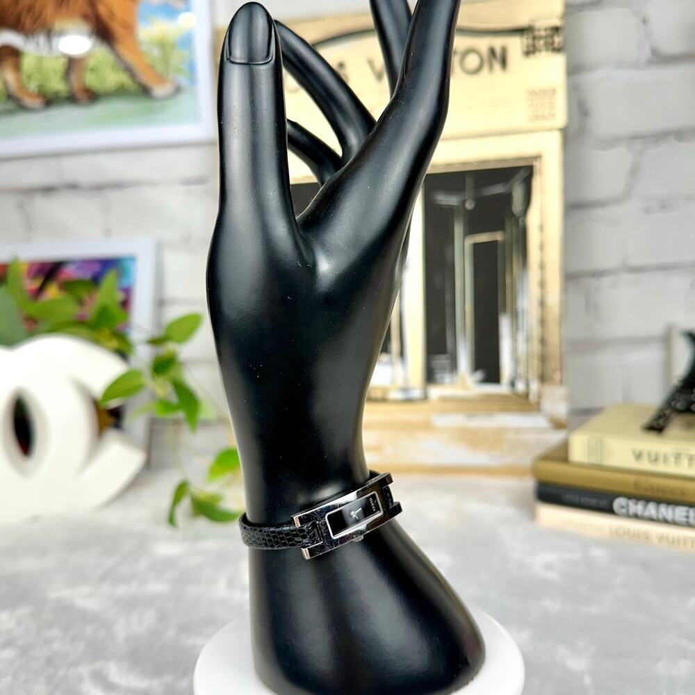 Gucci Women’s Rectangle Watch Silver with black lizard skin band BEAUTIFUL - Picture 2 of 12
